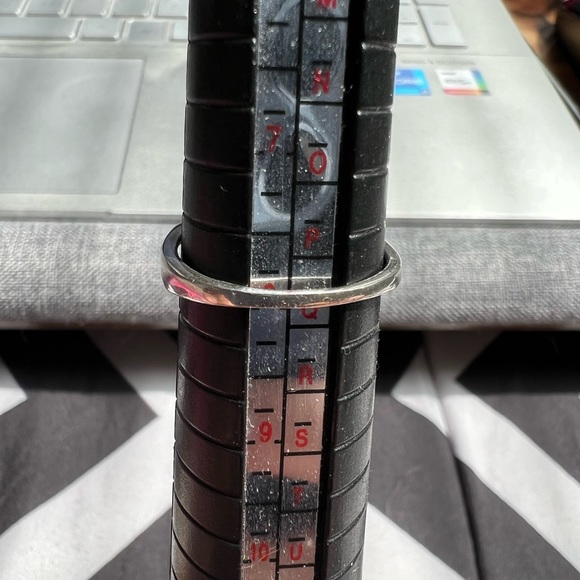 THIS IS SOLD! Diamond engagement ring size 8 from Kay’s. - Picture 5 of 5